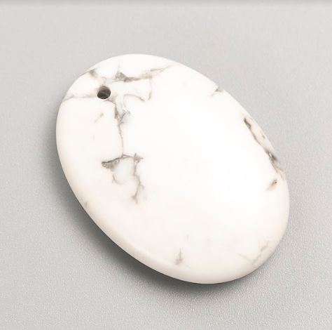 Přívěšek oválného tvaru z chalcedonu, rozměr 35×25 mm