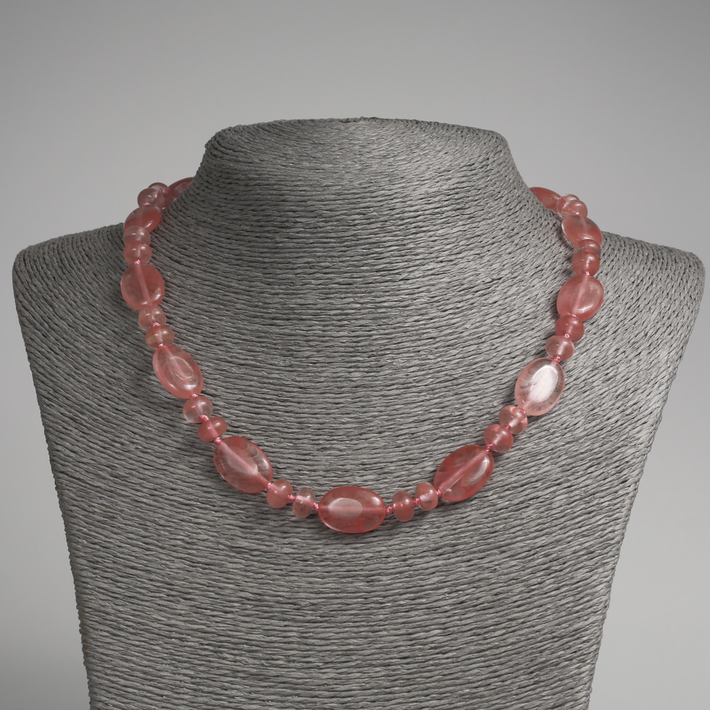 Náhrdelník z přírodního turmalínu – ploché oválné korálky o rozměrech 13×18 mm, rondely 9×5 mm, délka 45 cm