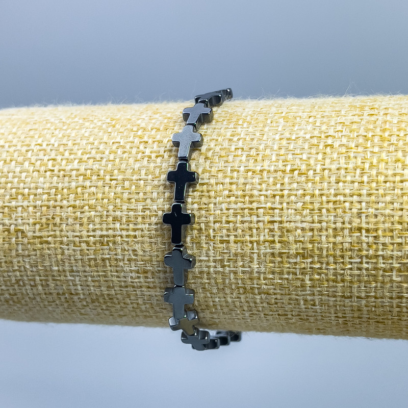 Náramek z hematitu „Kříž“, průměr 8×6 mm, délka 18 cm (elastický)