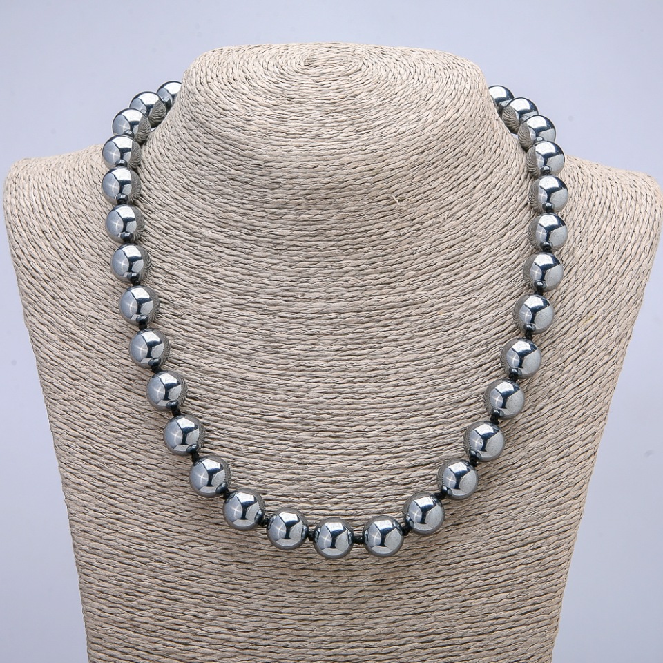 Náhrdelník z terahertzu – hladké kuličky, průměr 12 mm, délka 45 cm +