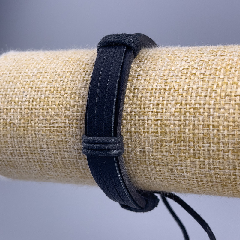 Náramek, délka 18–25 cm, tloušťka 12 mm, eko kůže, černá, na stažení