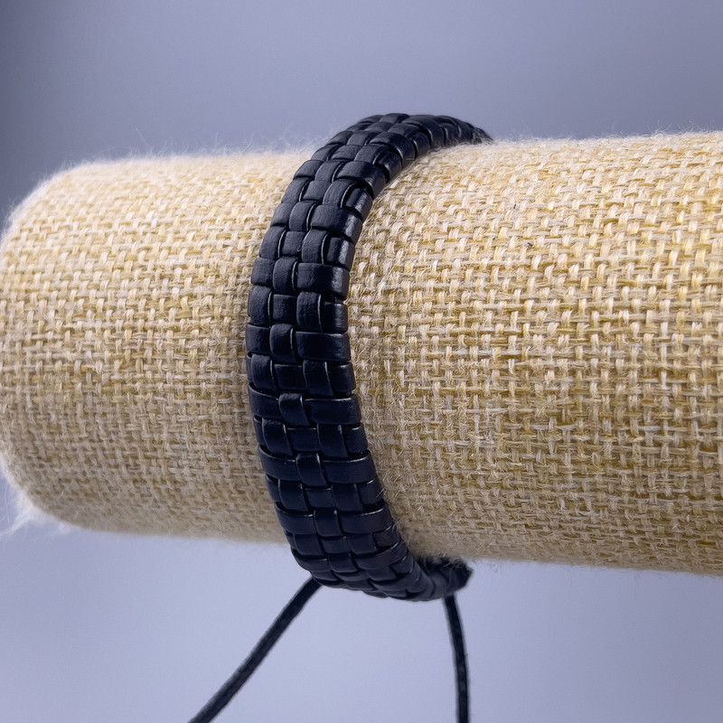 Náramek, délka 18–25 cm, tloušťka 12 mm, ekokůže, černá, na stažení