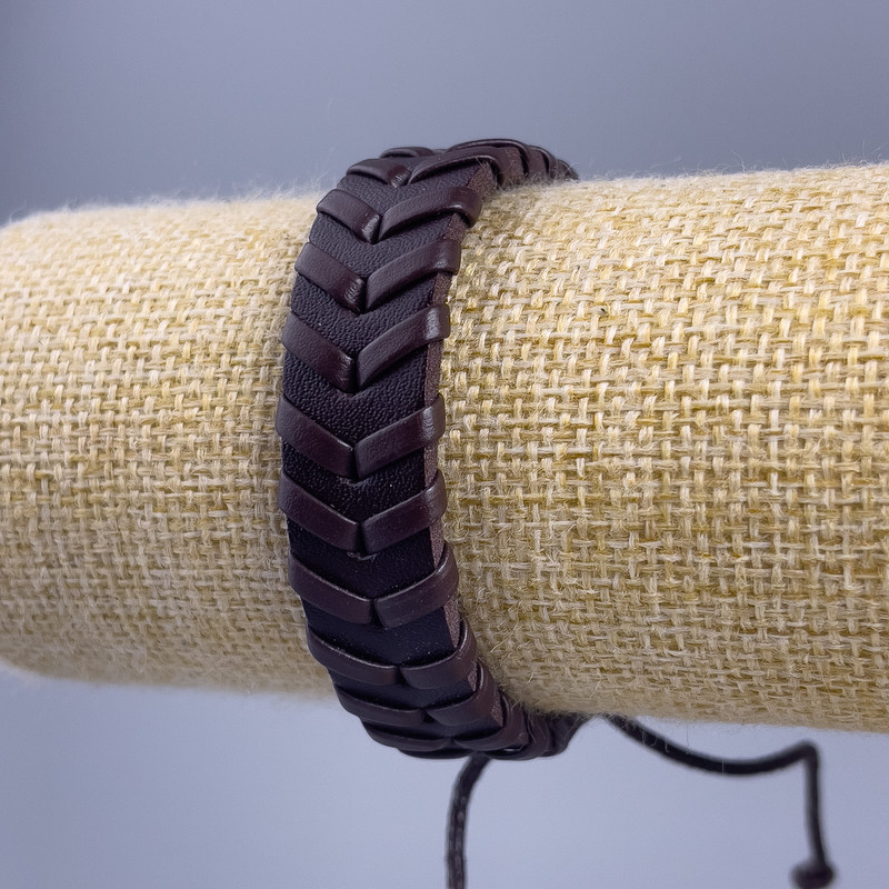 Náramek, délka 18–25 cm, tloušťka 14 mm, eko kůže, barva hnědá, na stažení